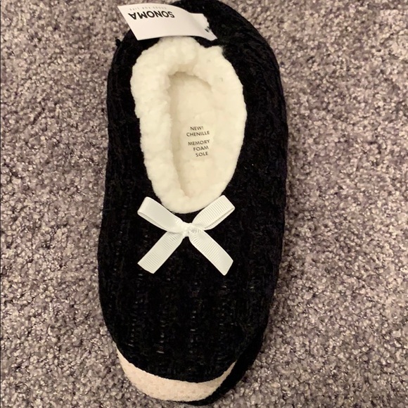 Fuzzy Slippers - Picture 2 of 4